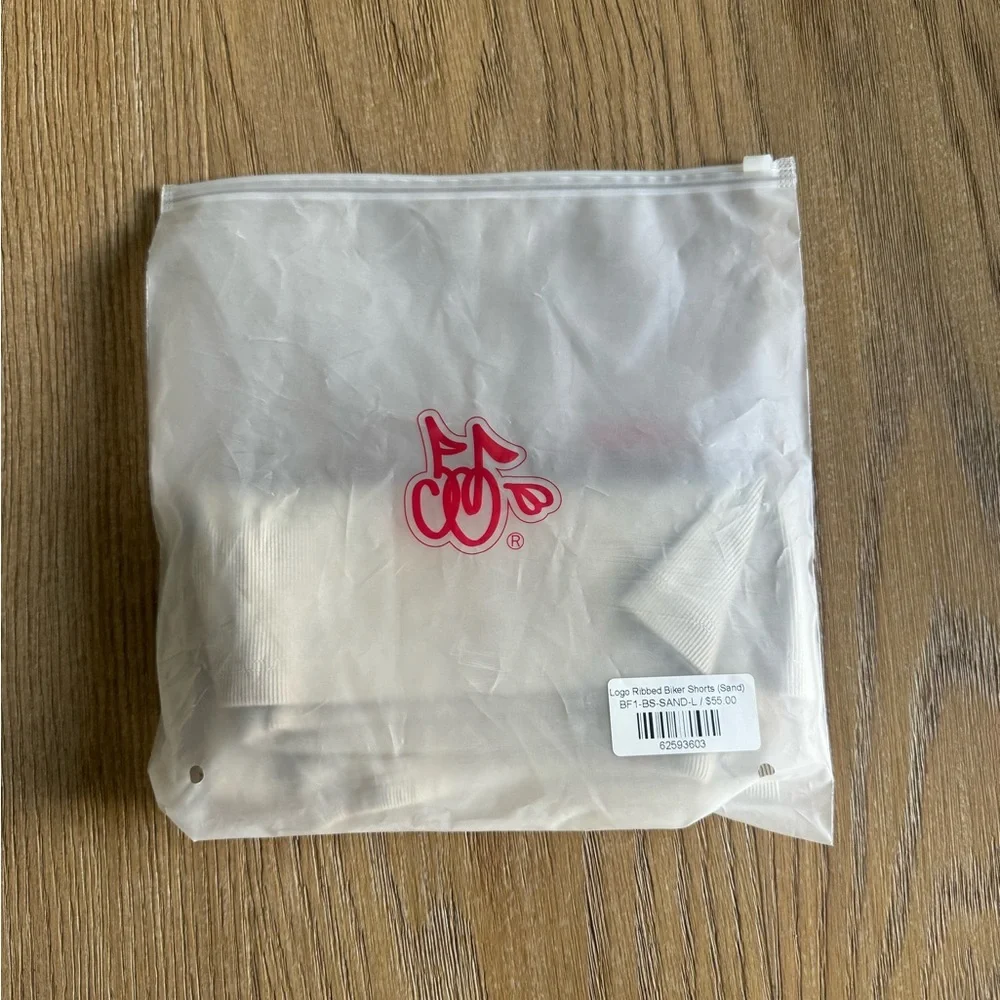 Cherry Los Angeles Ribbed Basic Logo Biker Shorts - Picture 5 of 5